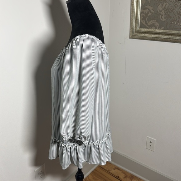 White House Black Market elastic neckline 3/4 sleeves ruffle bottom top Sz XL - Picture 2 of 5